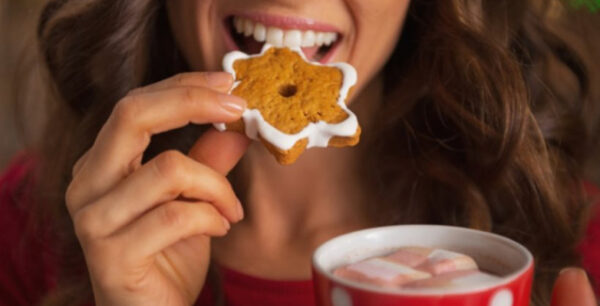 Κιλά Χριστουγέννων: Για πόσο καιρό θα μας «συνοδεύουν»;