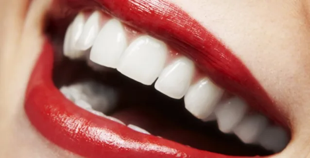 Πώς επηρεάζει τα δόντια το αυξημένο σάκχαρο
