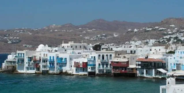 FAZ: Ξένοι ψάχνουν εξοχικές κατοικίες στην Ελλάδα