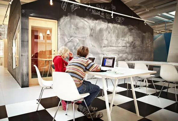 Σουηδία: Χωρίς θρανία, μέσα σε σπηλιές το αρχιτεκτονικά καλύτερο σχολείο στον κόσμο (φωτο-βίντεο)