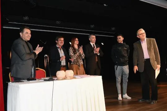 Ο δήμος που ασφαλίζει δωρεάν όλους τους μαθητές !