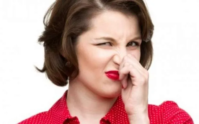 Μήπως μυρίζει το στόμα σου; Τί πρέπει να γίνει