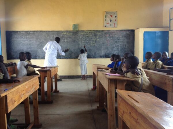 ”school” Ένα ΣΥΚΛΟΝΙΣΤΙΚΟ Video για όλα εκείνα τα παιδιά που ΠΟΤΕ δεν θα διαβάσουν αυτές τις λίγες λέξεις.