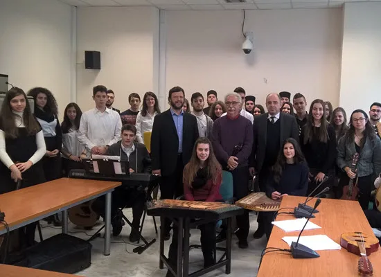 Κάλαντα στο υπουργείο από την Ριζάρειο