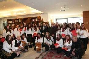 22-12-14 Κάλαντα στον ΥΦΥΠΑΙΘ Αλέξανδρο Δερμεντζόπουλο