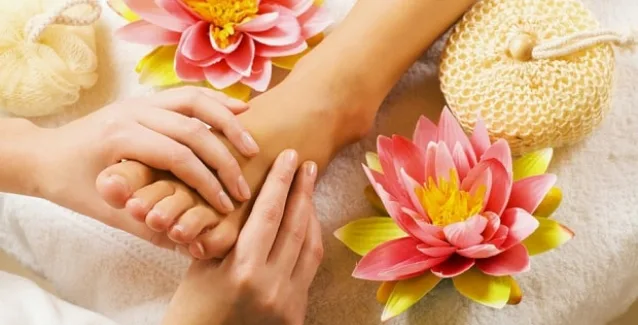 Κάλοι στα πόδια: Πώς αντιμετωπίζονται στο σπίτι!