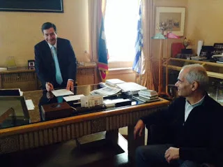 Το πρώτο σύμφωνο συμβίωσης ομοφυλοφίλων υπέγραψε ο δήμαρχος Αθηναίων Γ. Καμίνης