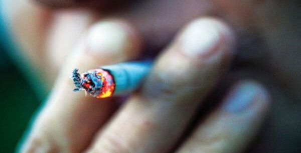 Πιο εύκολη η διακοπή καπνίσματος για τα ζευγάρια