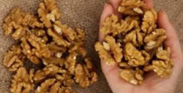 Δείτε τι θα σας συμβεί αν τρώτε μια χούφτα καρύδια την ημέρα