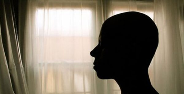 Καρκίνος στον λαιμό: Αίτια, συμπτώματα και παράγοντες κινδύνου