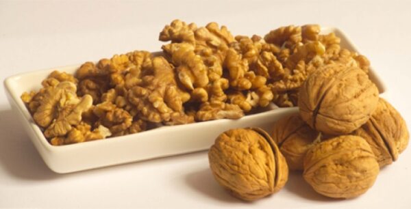 Λίγα καρύδια την ημέρα πιθανότατα θα αποτρέψουν το θάνατο, όσων πάσχουν από καρκίνο του προστάτη