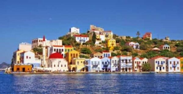 Τρία ελληνικά νησιά στα διαμάντια της Μεσογείου