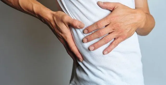 Τι προκαλεί πόνο στα πλευρά;