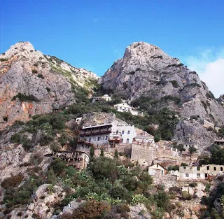 Πρεσβ. Αθανασίου Μηνά, “Μεταξύ φθοράς και αφθαρσίας, σοφιστείας και σοφίας”