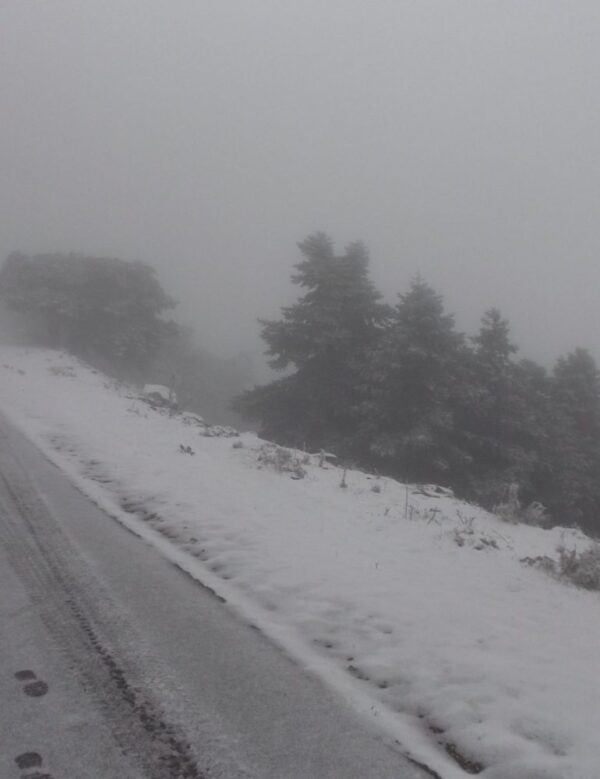 Δοκιμάζεται ο Έβρος. Χιόνια παντού. Βοήθεια και από το Στρατό