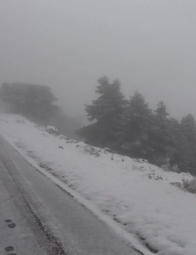 Δοκιμάζεται ο Έβρος. Χιόνια παντού. Βοήθεια και από το Στρατό