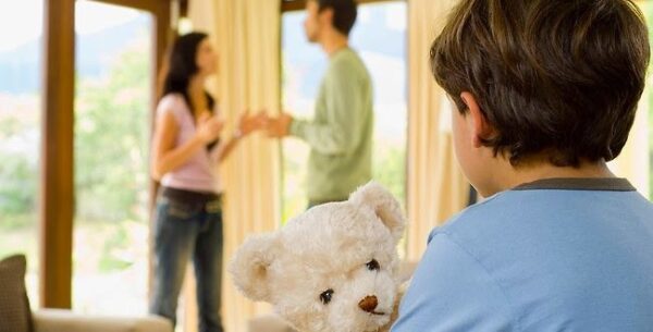 Πόσο επηρεάζουν τα παιδιά οι καβγάδες των γονιών;