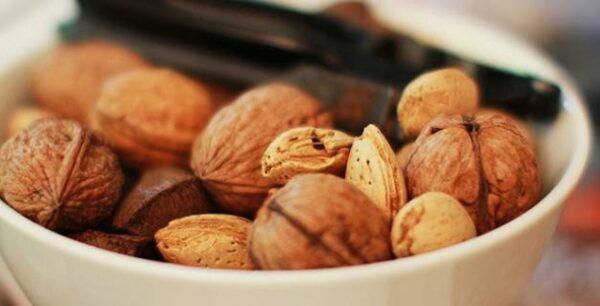 Οι ξηροί καρποί κατά την εγκυμοσύνη ωφελούν τα παιδιά μακροπρόθεσμα