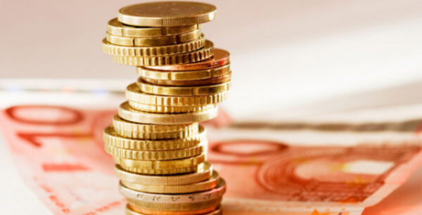 Καταβάλλονται σήμερα εισόδημα αλληλεγγύης και αντισταθμιστικά του ΕΚΑΣ