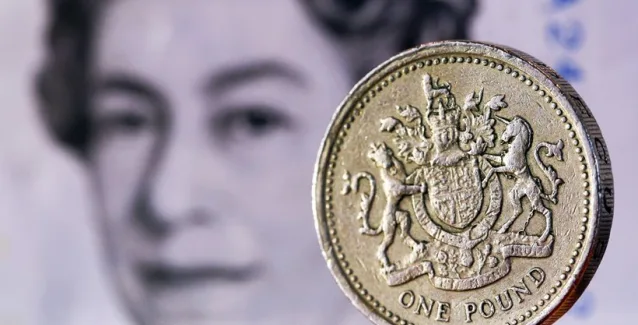Άνοδος της βρετανικής λίρας μετά την ομιλία Μέι