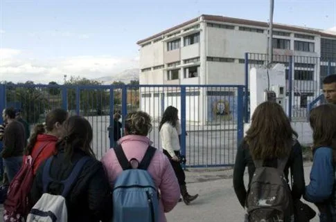 “Ουσιαστικό και όχι προσχηματικό διάλογο για τις αλλαγές στο Λύκειο”