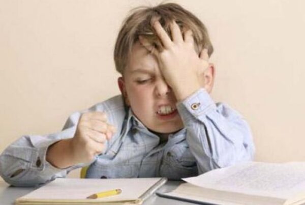 Πώς θα τσεκάρεις αν το παιδί σου έχει μαθησιακές δυσκολίες