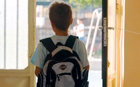 Ηράκλειο: Τριτοκοσμικές συνθήκες σε σχολείο – Οι μαθητές στεγάζονται σε γκαράζ