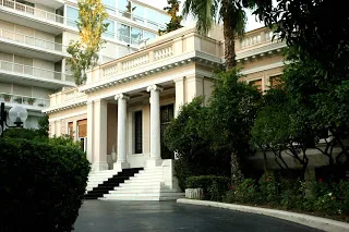 Προβληματισμός στο Μαξίμου για την κόντρα Φίλη – Αρχιεπισκόπου