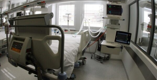 Εισαγγελική έρευνα για τις κλειστές κλίνες στις ΜΕΘ