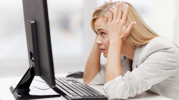 10 πράγματα που πρέπει να σταματήσετε  να κάνετε στο facebook!