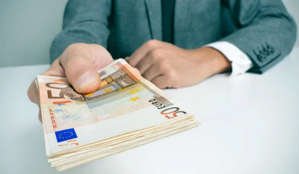 Ποιοι μισθοί θα αυξηθούν μετά τις παρεμβάσεις στα ειδικά μισθολόγια