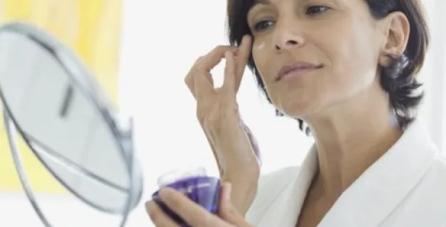 Συμβουλή δερματολόγων:Αφαιρέστε το μακιγιάζ, πριν πέσετε για ύπνο το βράδυ
