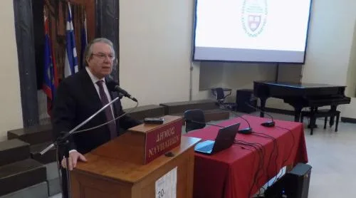 «Μονογλωσσία έναντι γλωσσικής πολυμορφίας: η σημασία τής μητρικής γλώσσας».