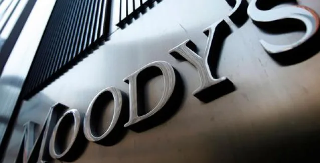 «Καμπανάκι» από τη Moody's – Kίνδυνος για τις καταθέσεις από την καθυστέρηση της αξιολόγησης