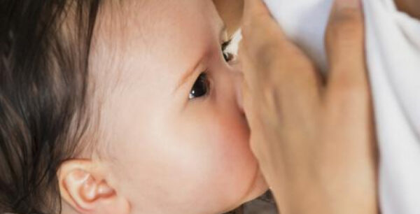 Ο μητρικός θηλασμός μπορεί να σώσει τη ζωή 823.000 παιδιών σε όλο τον κόσμο