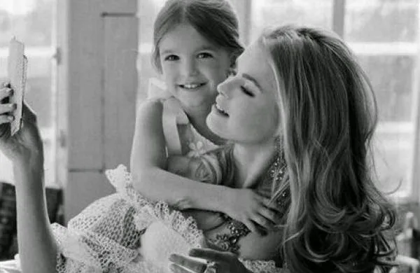 Έχετε αρνητική εικόνα για το σώμα σας; Το ίδιο και η κόρη σας!