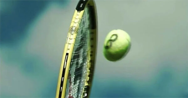 Πως αντιδρά μια μπάλα του τένις σε σερβίς με 228 χλμ/ώρα (Video)