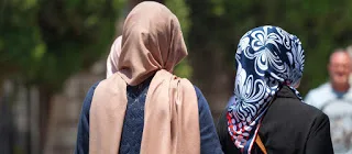 ΔΕΕ – Η επιχειρηματική απαίτηση για αφαίρεση της μαντίλας συνιστά άμεση διάκριση