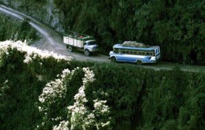 Οι 22 πιο επικίνδυνοι δρόμοι του κόσμου. Ανάμεσά τους κι ένας ελληνικός!