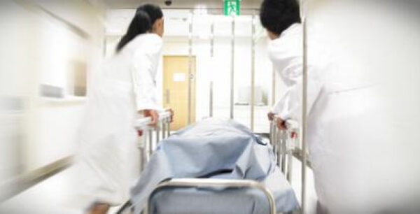 Οι εισαγωγές στο νοσοκομείο για καρδιαγγειακά αίτια αυξάνονται δύο μέρες μετά από έντονη χιονόπτωση