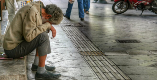 Τα έχουν διαλύσει όλα: Στοιχεία – σοκ για την κατάρρευση της μεσαίας τάξης