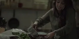 Μία διαφήμιση θέτει επιτέλους το ερώτημα: Γιατί οι δουλειές του σπιτιού συνεχίζουν να θεωρούνται γυναικείες;