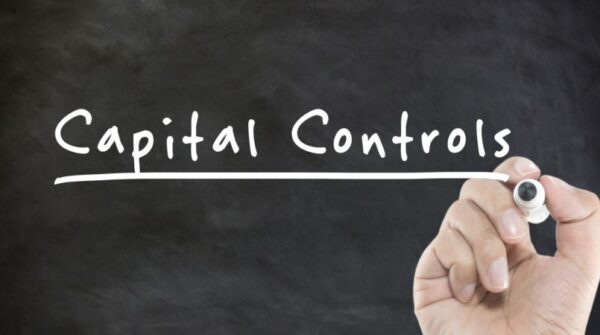 Στο αρχείο η δικογραφία για την επιβολή των capital controls