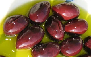 Γιατί νηστεύουμε το λάδι και όχι τις ελιές