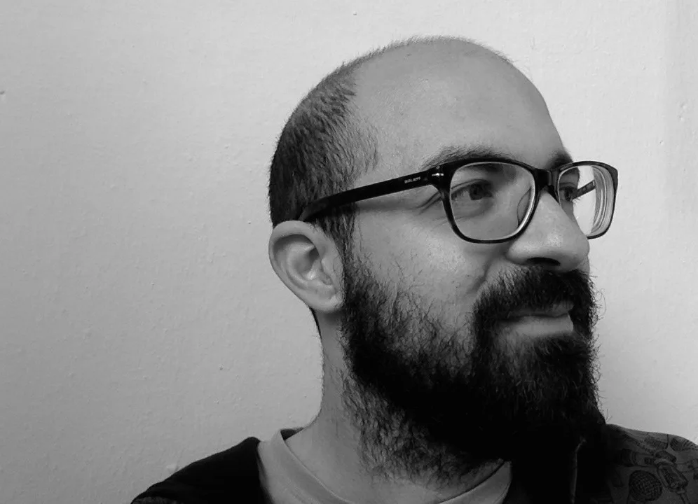 Η ιστορία του νεαρού δάσκαλου που έφτιαξε ένα αλλιώτικο δημοτικό σχολείο στο ορεινό Ρέθυμνο