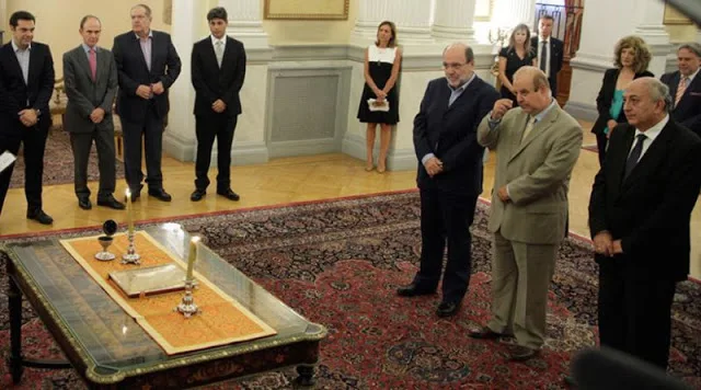 Τρία από τα στελέχη της νέας κυβέρνησης έδωσαν θρησκευτικό όρκο