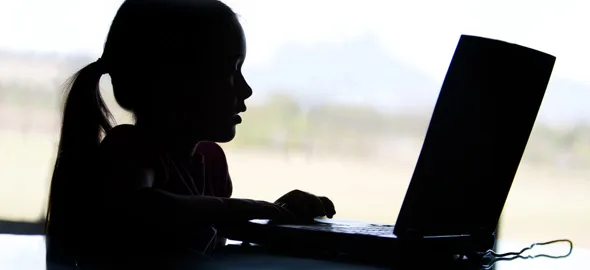 Προσοχή! Μην ανεβάζετε φωτογραφίες των παιδιών σας στο Facebook. Διαβάστε τους κίνδυνους!