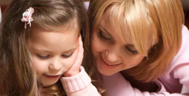 Τα παιδιά κληρονομούν την εξυπνάδα τους από τη μητέρα τους!