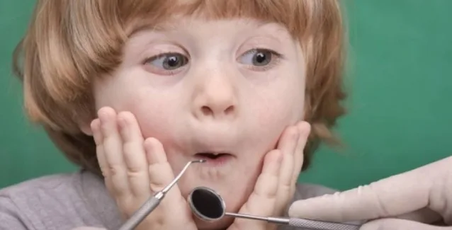 Δείτε τι προκαλεί η ζάχαρη στα παιδικά δόντια – Σοκαριστικές εικόνες