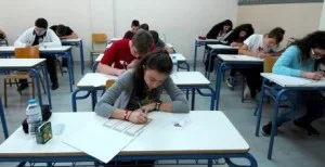 Πόσο «μετράει» μία μονάδα στις πανελλήνιες εξετάσεις;